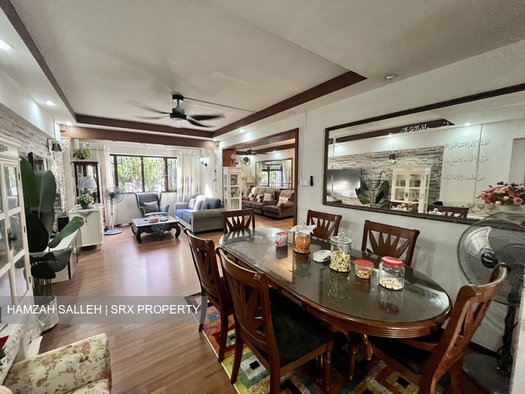 Woodlands Circle thumbnail photo